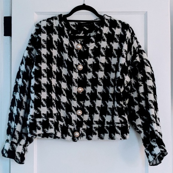 Storets Lori Houndstooth Jack & Skirt Set in Black - Picture 13 of 16